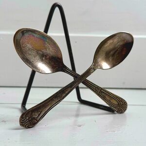 Napkin holder made of vintage spoons